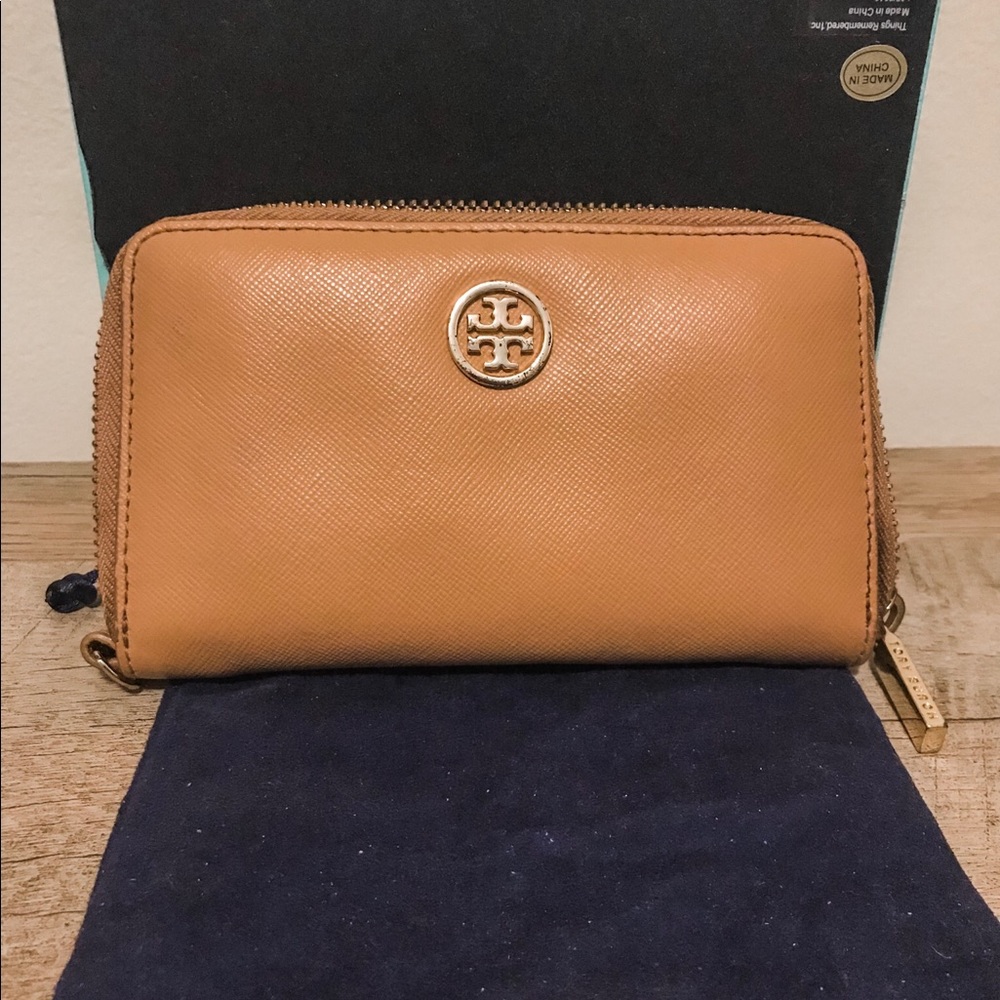 Tory Burch wallet